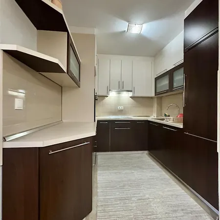 Family With Full Amenities And Parking Apartament *