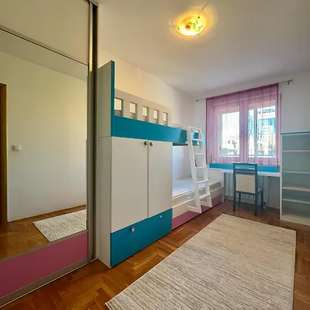 Apartament Family With Full Amenities And Parking *